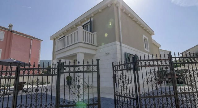 Villa Kami