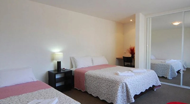 Courtyard Complex Serviced Apartments, Забронировать Апартаменты/квартира Отели Бендиго с парковкой, рядом с Художественная галерея Post Office, Парковка