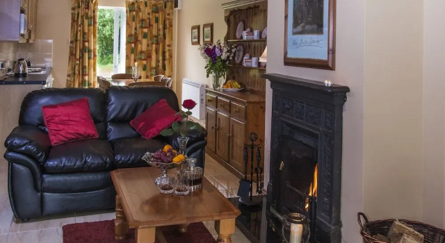 Old Killarney Cottages, Book Hotel Hotels in Kerry with Parking, Parking