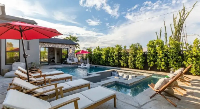 Stonewood Luxe Estate 5 Showers Heated Pool GYM, Забронировать Дом для отпуска Отели Скотсдейл с парковкой, Парковка