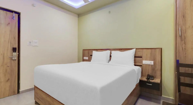 Townhouse OAK Hotel SVA