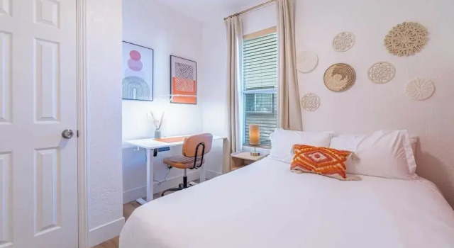 Charming Family 2BR Midtown Reno - Pets Welcome, Забронировать Дом для отпуска Виллы Рино, рядом с Ратуша округа Уошо, Вилла