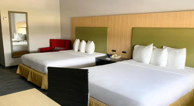 Четырёхместный номер Standard Country Inn & Suites by Radisson, Fort Worth West l-30 NAS JRB