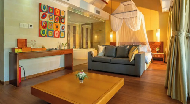 Люкс с красивым видом из окна Sunsea Resort