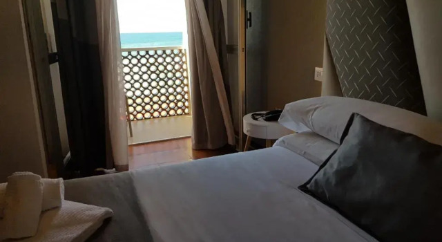 Двухместный номер Standard с балконом и с видом на море Hotel Tirreno