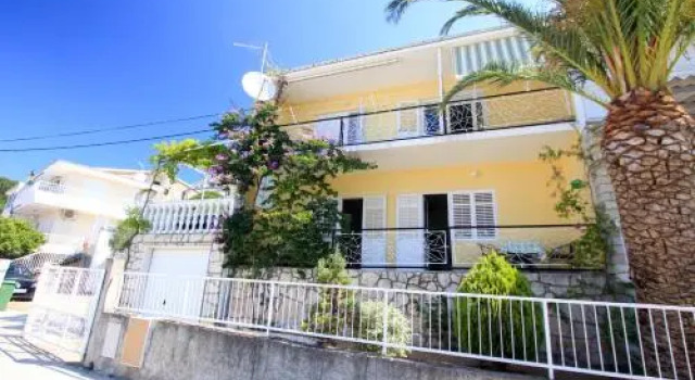Apartments Alvin, Varaa Huoneisto Hotellit Split-Dalmatia pysäköinnillä, Pysäköinti