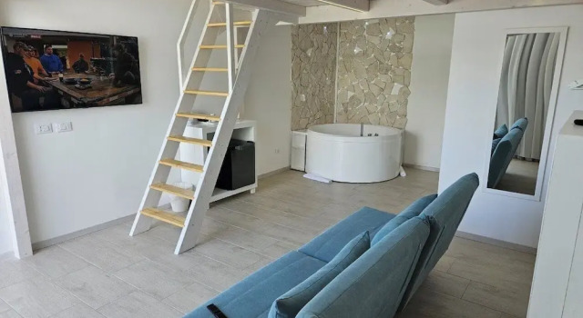Luxury pool Suites - Città Bianca, Rezervați Hotel Spoltore Roma