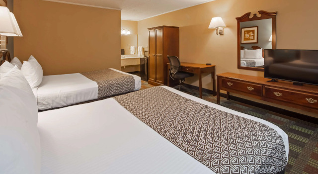 Четырёхместный номер Standard SureStay by Best Western Cameron