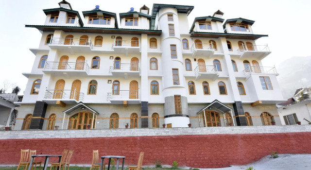 The Avenue River Side Hotel - Near Volvo Bus Stand Manali, Забронировать Отель Недорогие отели Манали, недорого