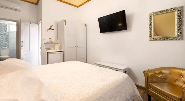 Номер Deluxe Marikas Deluxe Rooms