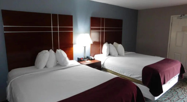 Четырёхместный номер Standard Days Inn by Wyndham West Des Moines - Clive