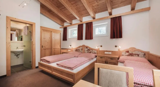 Трёхместный номер Standard с видом на горы Berghotel Bodenalpe