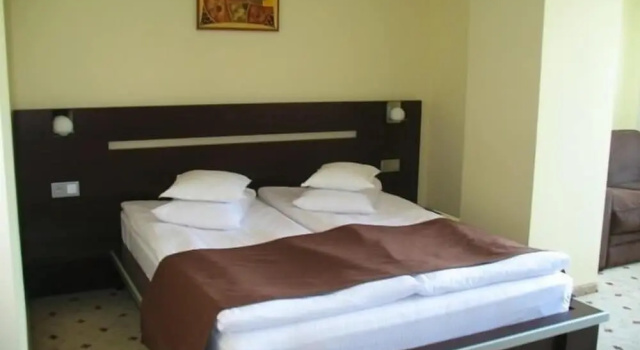 Трёхместный номер Superior с балконом Hotel Premier