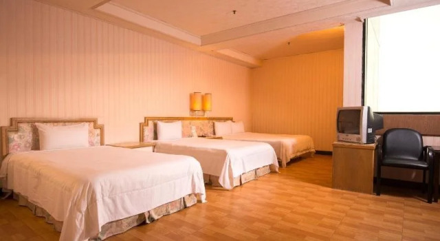 Asia Emperor Hotel, Забронировать Отель East District Тайнань, рядом с Муниципальный культурный центр Тайнань