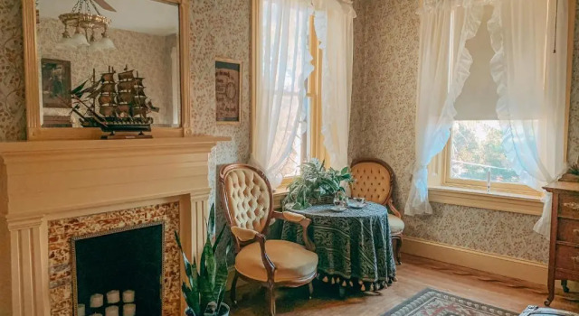 Emig Mansion, Boek Hotel York 
