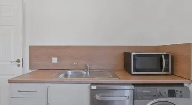 Saughton 2BR | Free Private Parking | Near Tram, Varaa Hotelli Hotellit Edinburgh pysäköinnillä, Pysäköinti