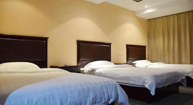 Pingyao Yufeng Grand Hotel, Reservar Hotel Hotéis em Pingyao com estacionamento, perto de North First Escort, Estacionamento
