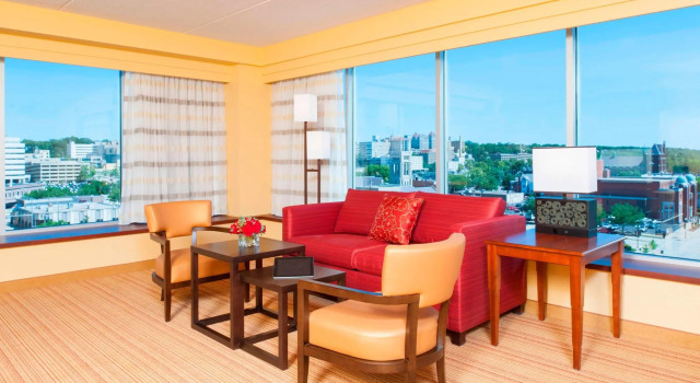 Двухместный люкс с 2 комнатами Courtyard Peoria Downtown