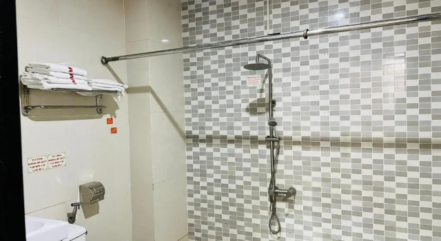 Четырёхместный номер Standard Mekong Rose Hotel