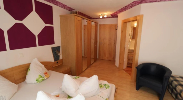 Gästehaus Possard, Prenota Hotel Hotel a Tirolo con parcheggio, Parcheggio