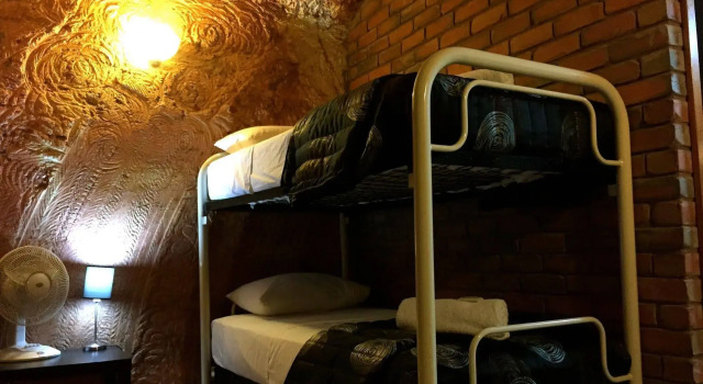 The Lookout Cave Underground Motel, Prenota Motel Coober Pedy Australia del Sud
