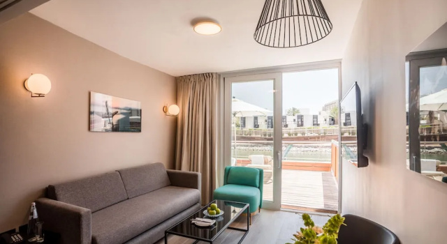 Suite junior con vista a la bahía Astral Palma Hotel