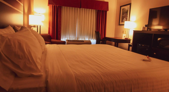 Номер Standard Holiday Inn Express & Suites Cumberland - La Vale by IHG