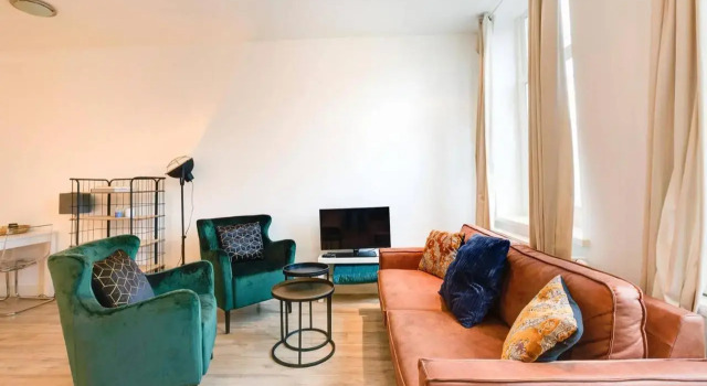 Luxurious Canalview APT with Patio CITY CENTRE, Забронировать Отель Амстердам 