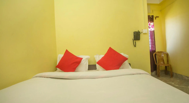 Номер Standard OYO 27701 Hotel Kshounish Residency