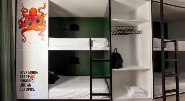 Кровать в общем номере (женский номер) 2060 The Newton Hostel