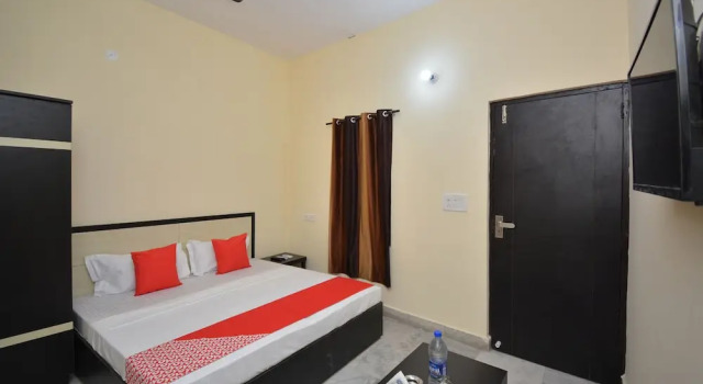 Oyo 37226 Jass Stays, Book Hotel Ludhiana Punjab