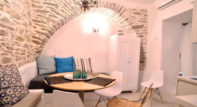 Apartment With one Bedroom in Ano Syros, With Wonderful sea View, Furnished Terrace and Wifi - Near the Beach