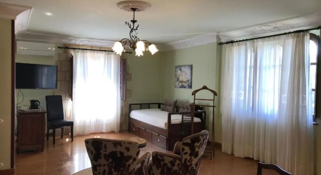 Четырёхместный номер Standard Hotel Spa San Marcos