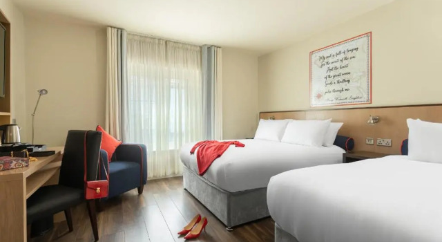 Трёхместный номер Standard The Mariner Hotel