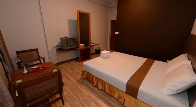 Полулюкс с красивым видом из окна Min Nandar Garden Hotel