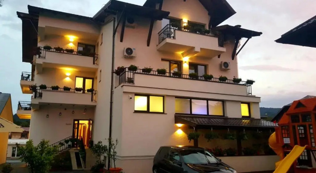Hotel Buchenland, Book Hotel Gura Humorului 