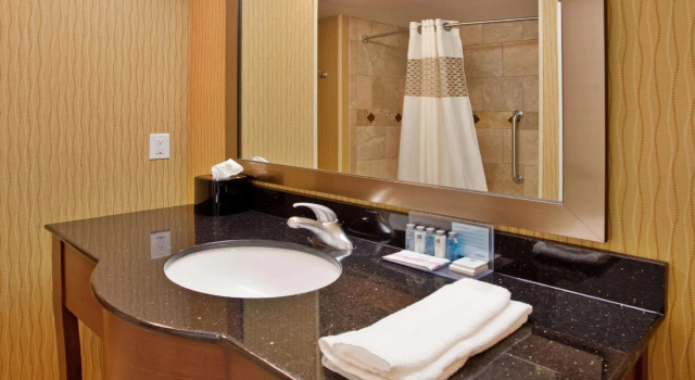 Двухместный люкс Hampton Inn & Suites Aberdeen