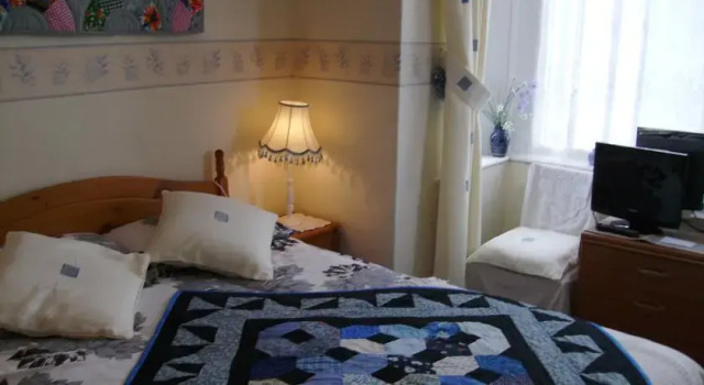 Plasnewydd Bed And Breakfast, Забронировать Отель Лланвртид-Уэлс Повис, рядом с Шерстяная мельница The Cambrian