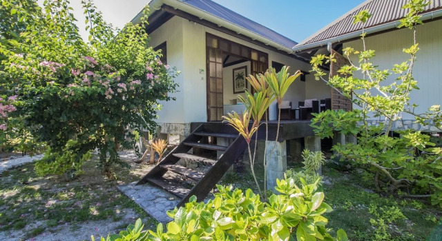 Le Coconut Lodge, Prenota Hotel Avatoru Rangiroa