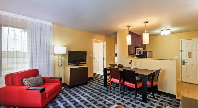 Двухместный люкс с 2 комнатами TownePlace Suites by Marriott Tulsa Broken Arrow