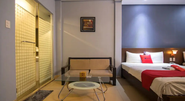 RedDoorz Plus near Tan Dinh Market 2