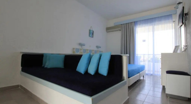 Студия Цокольный этаж Christiana Hotel Apartments