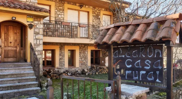 Aldaron, Prenota Hotel  