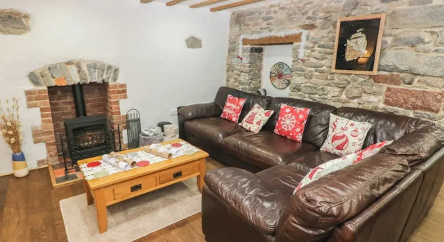 Blacksmiths Cottage, Забронировать Дом для отпуска Отели Пембрук с парковкой, рядом с Замок Пембрук, Парковка