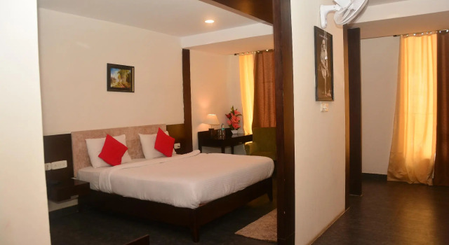 Sai Sharnam Service Apartments, Book Lejlighed Hoteller i Shirdi med pool, Swimmingpool
