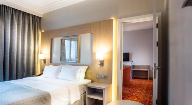 Полулюкс Golden Tulip Le Diplomate