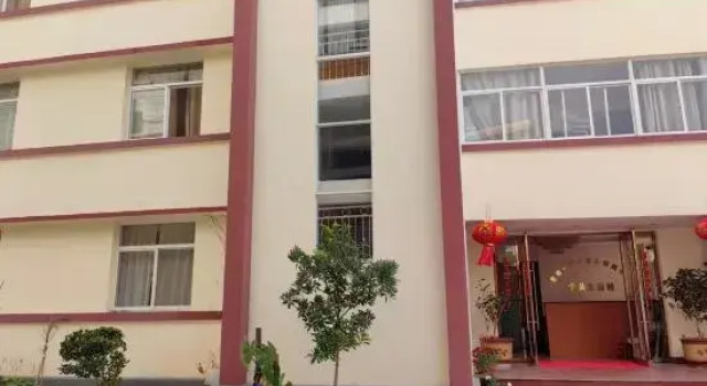 Chuxiong Junchuang Hotel