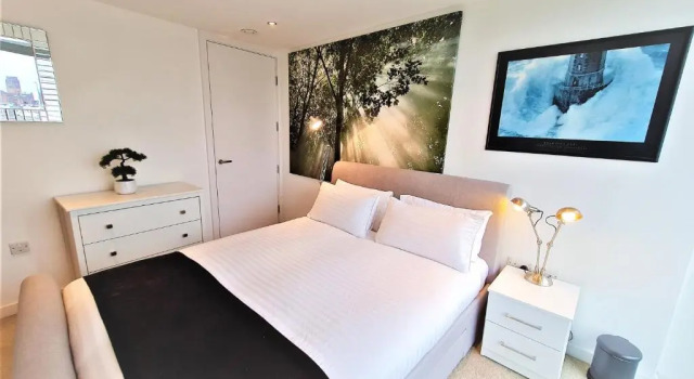SidemerseyLivingscouk 2BR 2BA Luxury APT in L2 w Parking, Забронировать Отель Отели Ливерпуля с парковкой, рядом с Grosvenor Casino Liverpool, Парковка