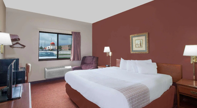 Двухместный номер Standard Super 8 by Wyndham Mason City