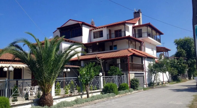 Menis Haus